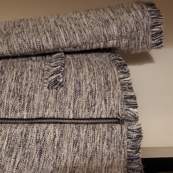 DKNY Fringed tweed jacket. EUC, size 14. Navy/gray tweed weave - Picture 7 of 7